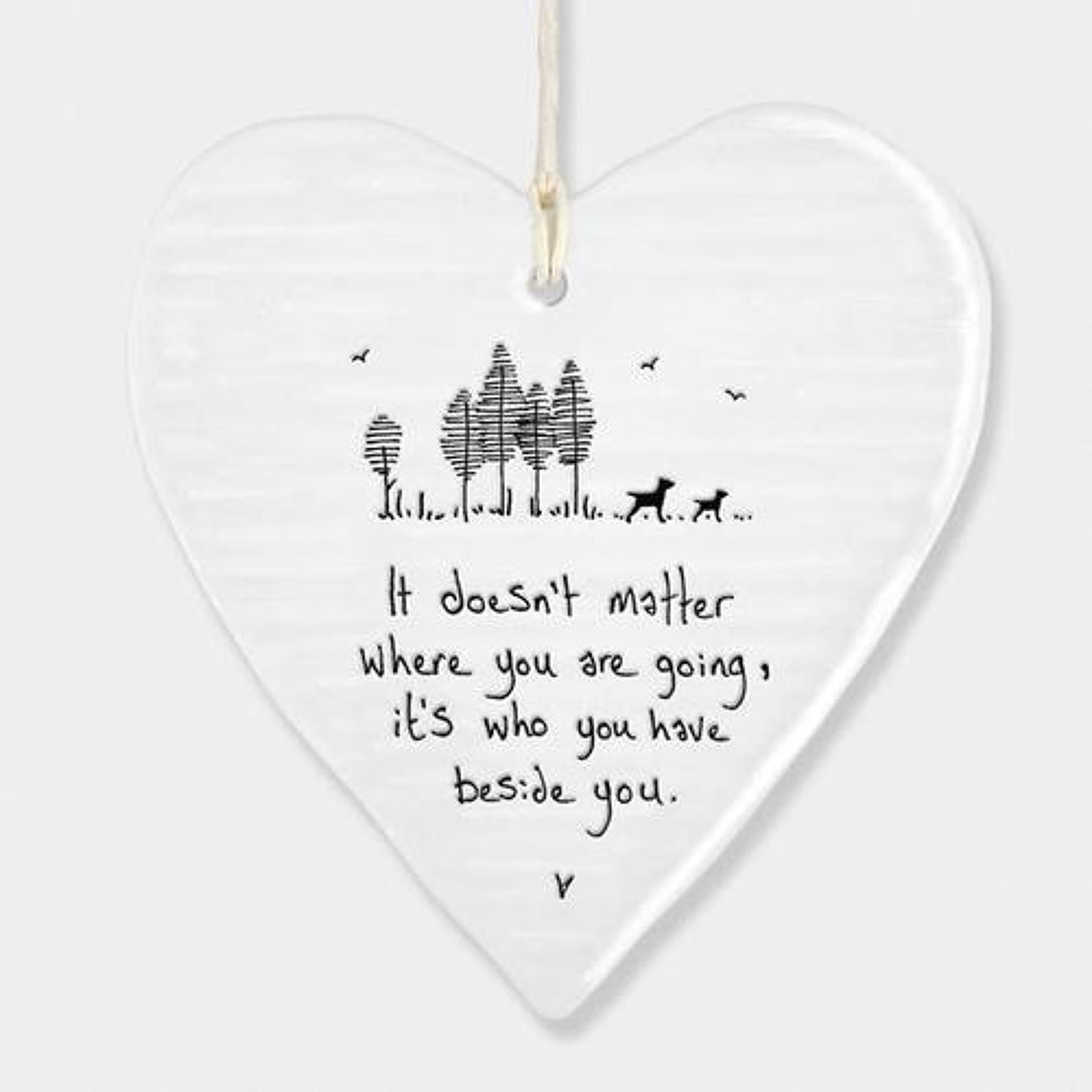 East of India - Wobbly porcelain hanging hearts
