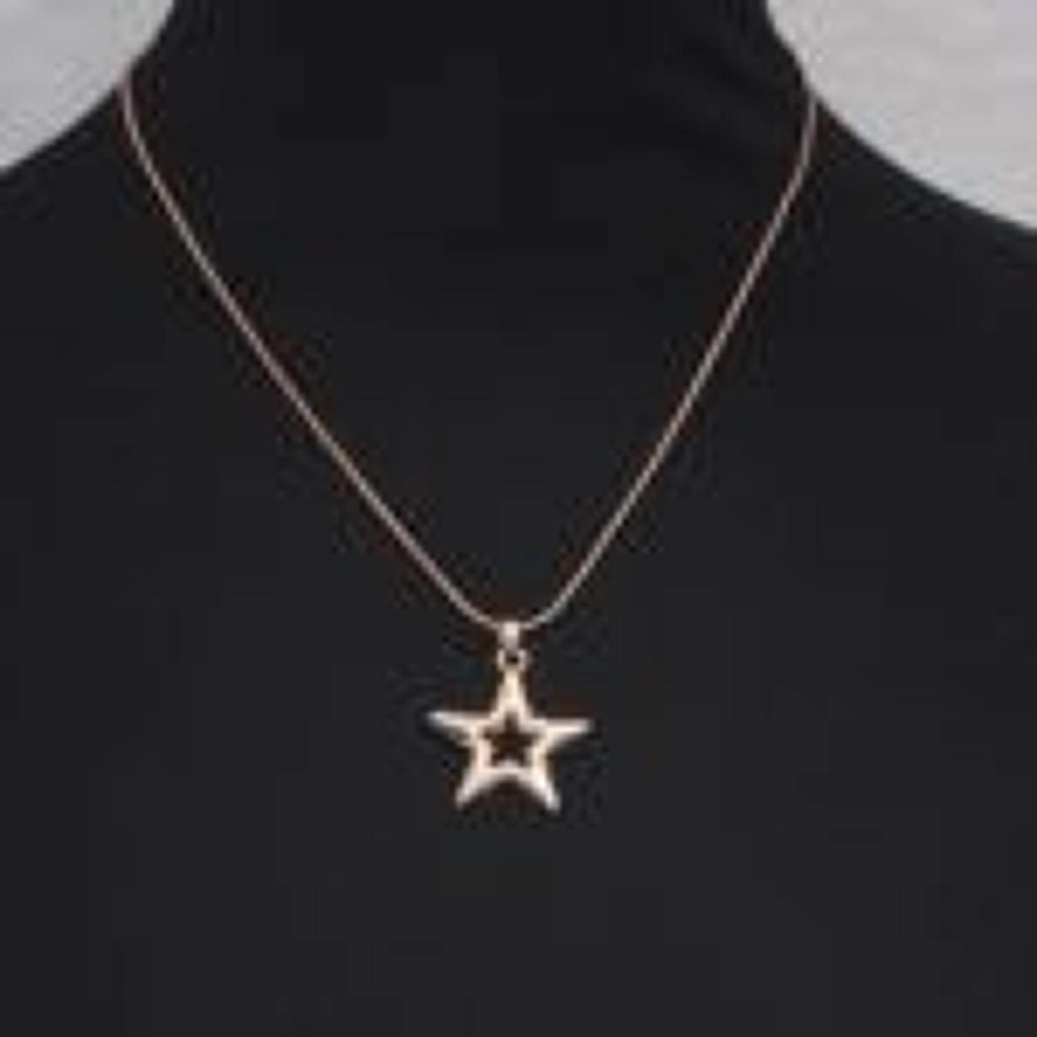 J & L - Short necklace with rose gold star pendant