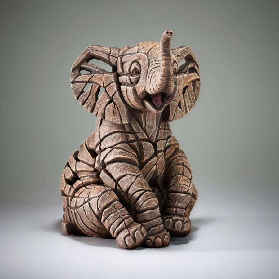 Edge Sculpture - Baby elephant sitting